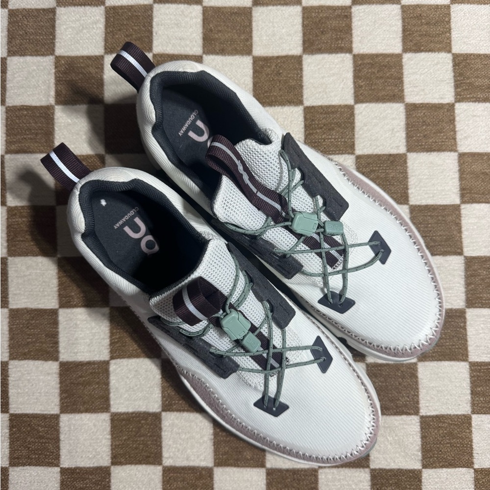 On Cloudaway Athletic Shoes in Ice/Moss Size 10.5 - Picture 2 of 5